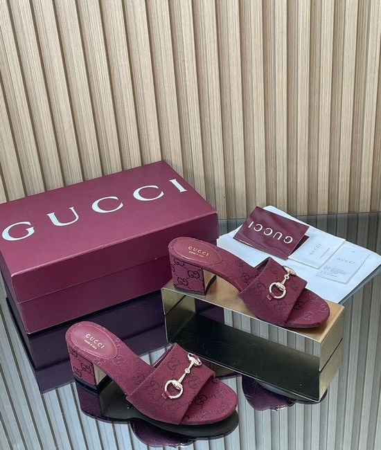 Gucci Premium Leather Block Heel Sandals with Metal Accent