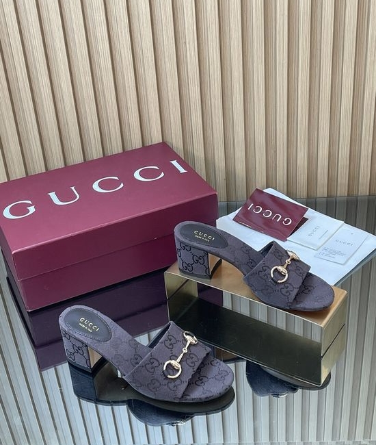 Gucci Premium Leather Block Heel Sandals with Metal Accent