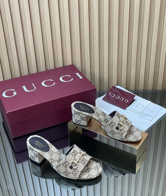 Gucci Premium Leather Block Heel Sandals with Metal Accent