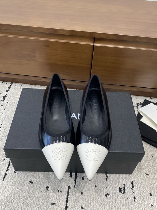 Chanel Two-tone Pointed Toe Mary Jane Flats Elegant Genuine Leather