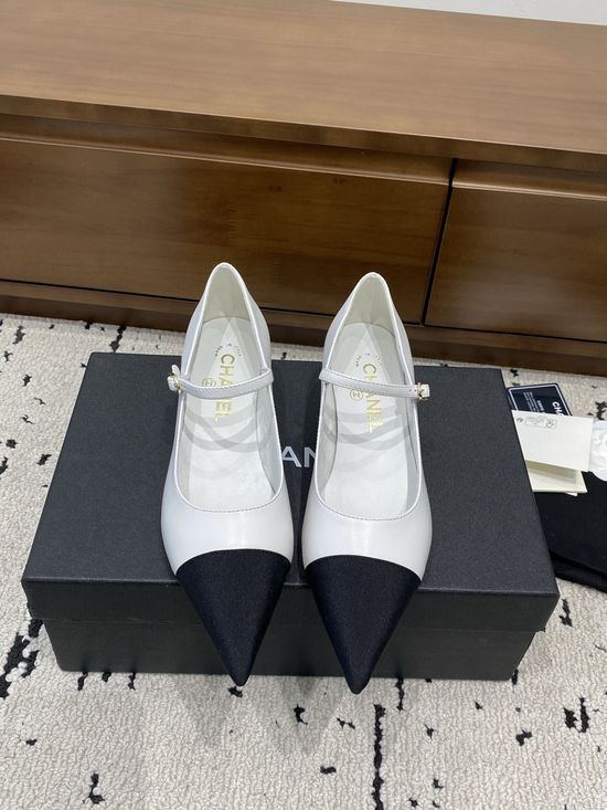 Chanel Pointed Toe Low Heel Sandals Versatile Daily Footwear
