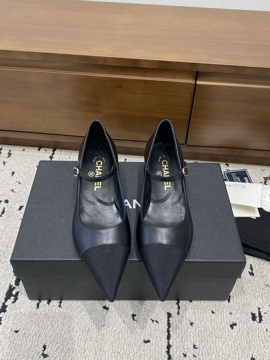 Chanel Pointed Toe Low Heel Sandals Versatile Daily Footwear
