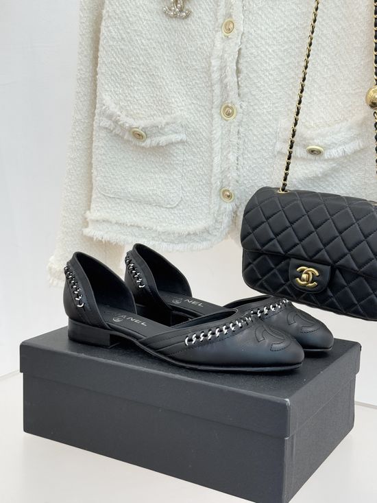 Chanel Color Block Hollow Out Flat Heel Sandals Elegant Comfortable