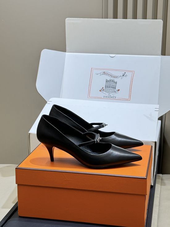 Hermes Cowhide Pointed Toe Heels with Metal Buckle Comfortable Office Shoes