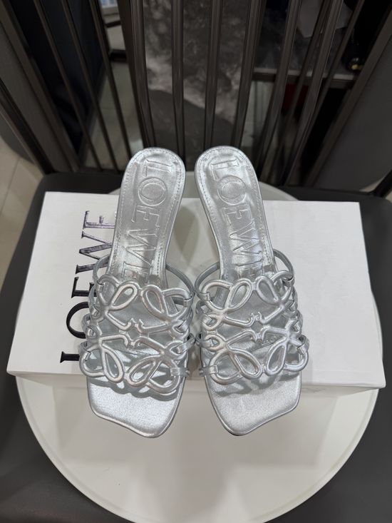 Loewe Genuine Leather Sole Elegant Casual Slides