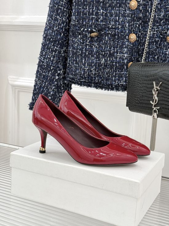 Chloe Minimalist Patent Leather Pumps Comfortable Versatile Footwear