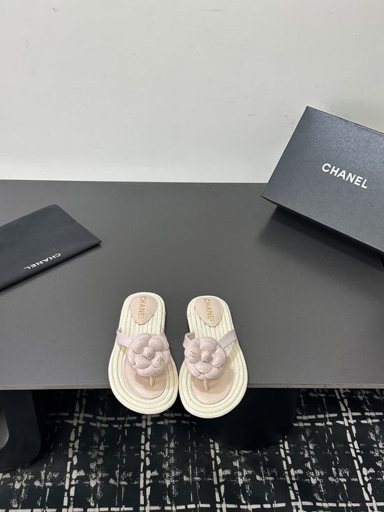 Chanel Exclusive Design Leather Flip-flops