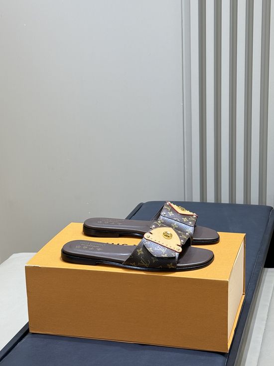 Louis Vuitton Comfortable Flat Slides High Quality Leather Lining