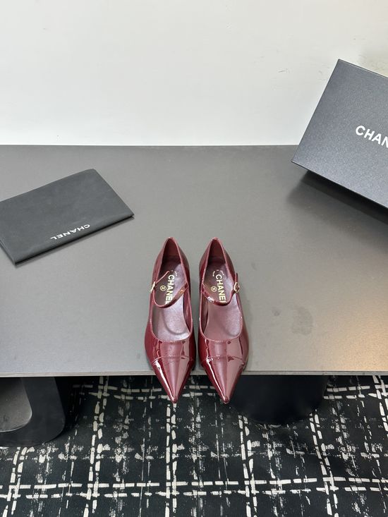Chanel Classic Pointed-Toe Low-Heeled Mary Jane Shoes