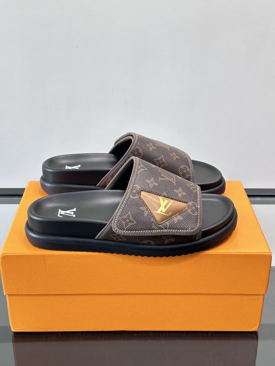Louis Vuitton Top Layer Leather Casual Slip On Slippers