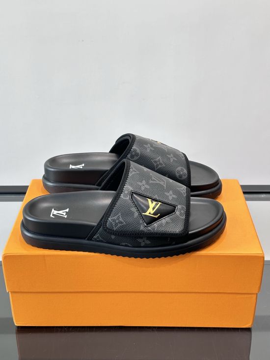 Louis Vuitton Top Layer Leather Casual Slip On Slippers