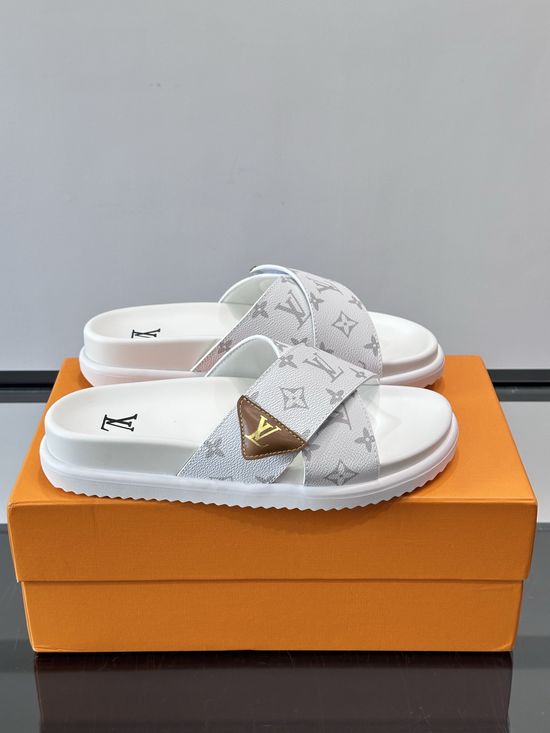 Louis Vuitton Top Layer Leather Casual Slip On Slippers