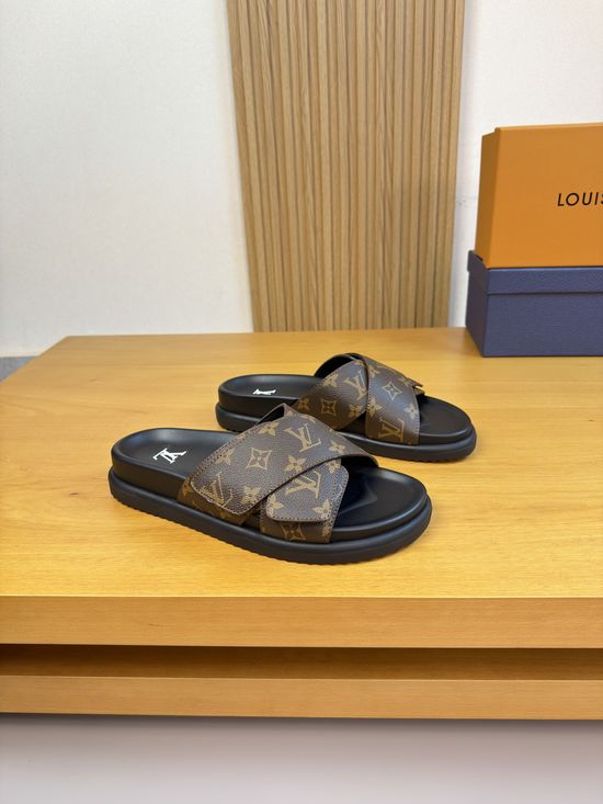 Louis Vuitton Premium Slippers Soft Leather Lining Non-slip Sole