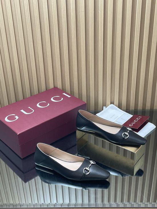 Gucci Square Toe Convertible Leather Loafers with Metal Accent