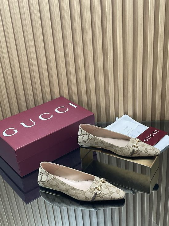 Gucci Square Toe Convertible Leather Loafers with Metal Accent