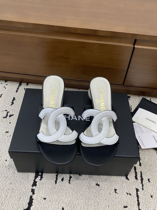 Chanel Pearl Heel Quilted Slip On Leather Slides