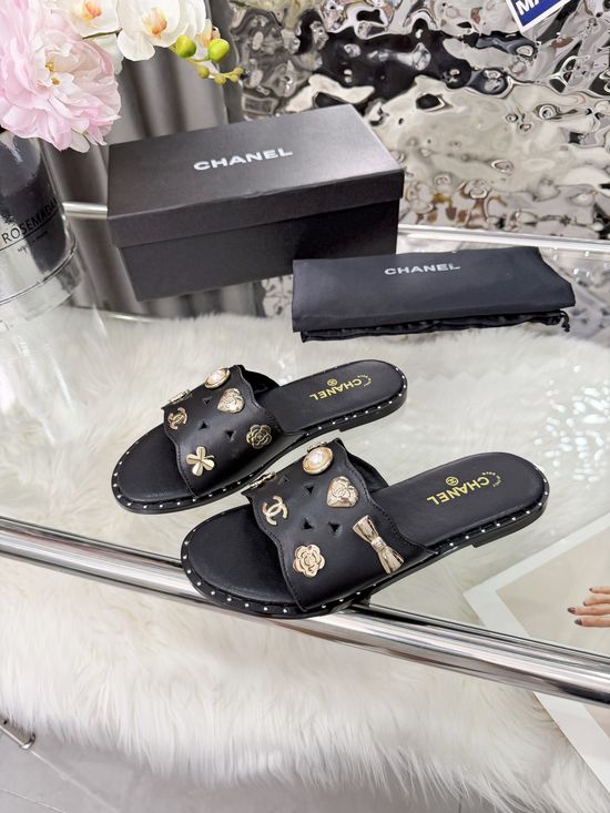 Chanel Stylish Rivet Decor Flat Slip On Sandals