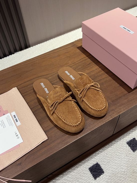 Miu Miu Vintage Leather Bow Slip On Mule Slippers