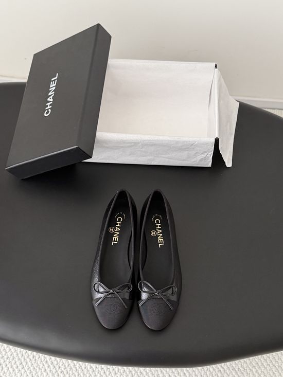 Chanel Classic Elegant Comfortable Flat Ballet Shoes