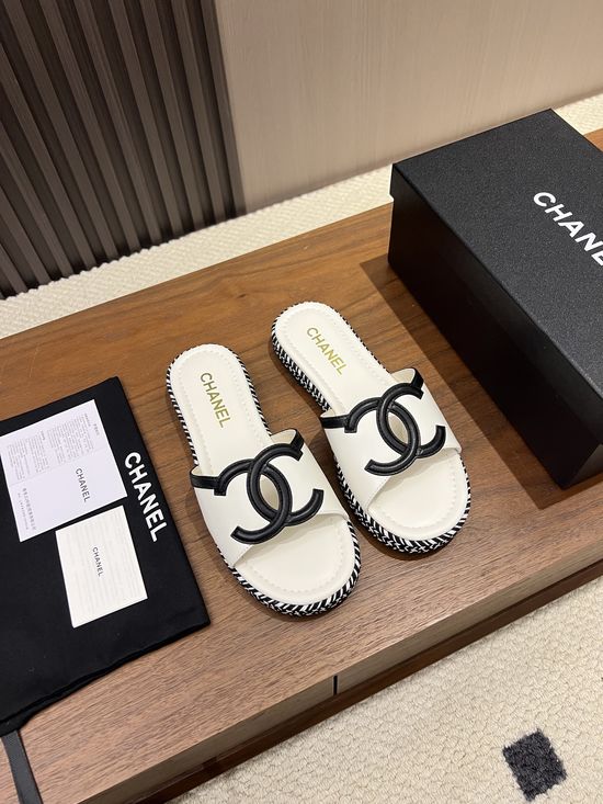 Chanel Woven Platform Slide Sandals Soft Leather Upper Breathable Lining