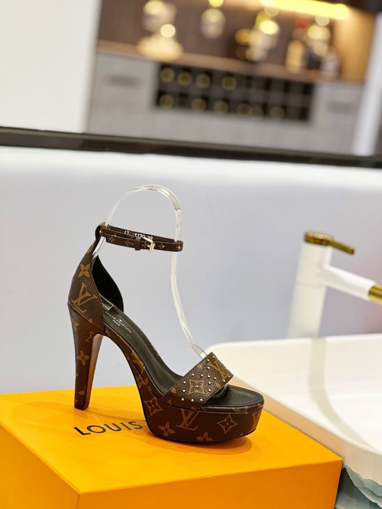 Louis Vuitton Elegant Color Block Leather Sole Platform Heels