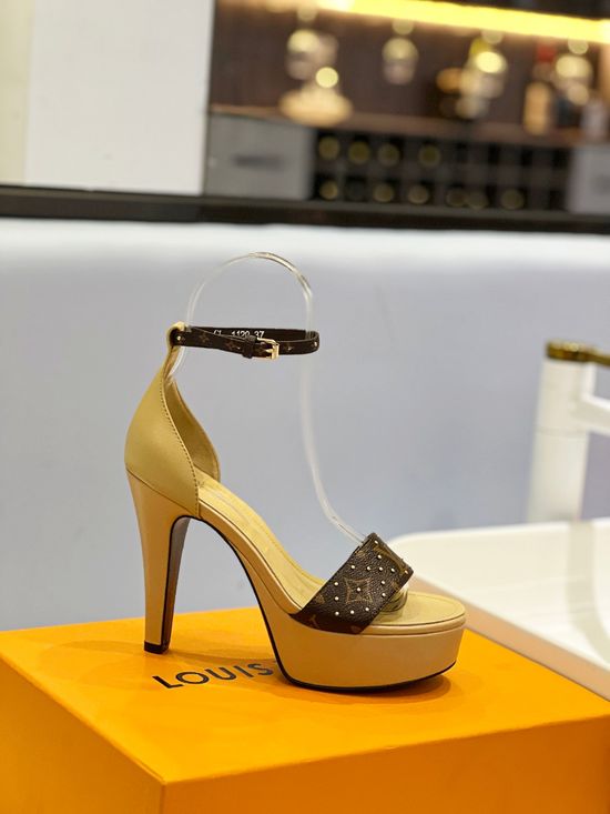 Louis Vuitton Elegant Color Block Leather Sole Platform Heels