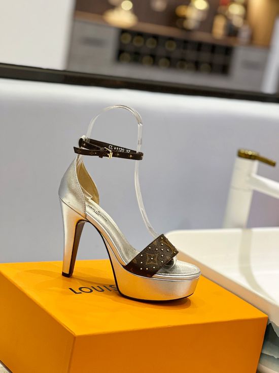 Louis Vuitton Elegant Color Block Leather Sole Platform Heels