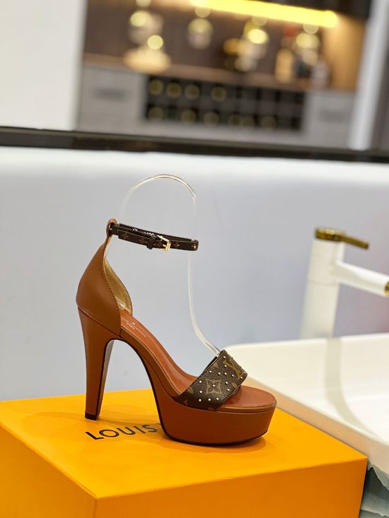 Louis Vuitton Elegant Color Block Leather Sole Platform Heels
