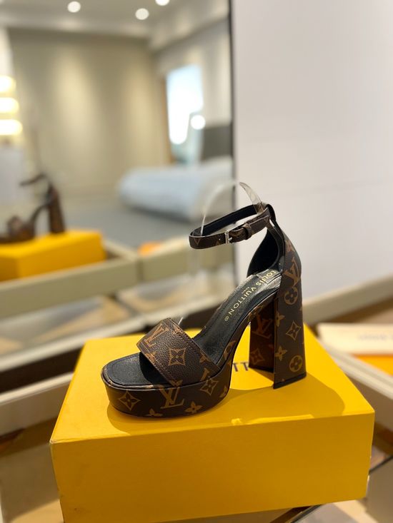 Louis Vuitton Elegant Platform Sandals Premium Upper Soft Lining Non-slip Sole