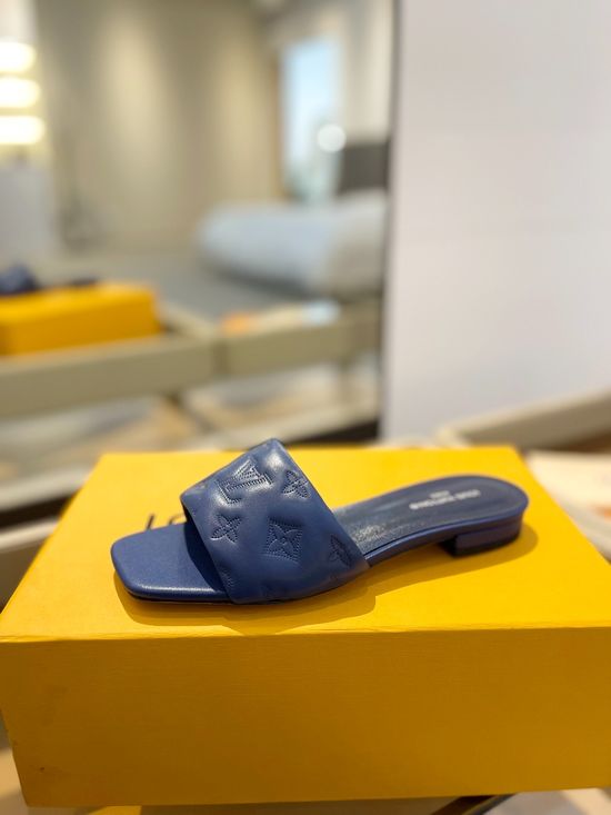 Louis Vuitton Luxury Embossed Slippers Soft Sheepskin Upper