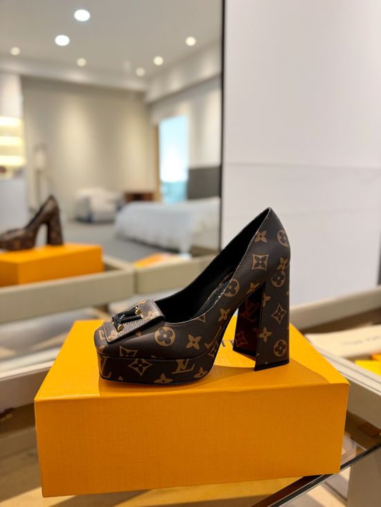 Louis Vuitton Classic Pattern Single Shoes Premium Sheepskin Lining Non Slip Sole