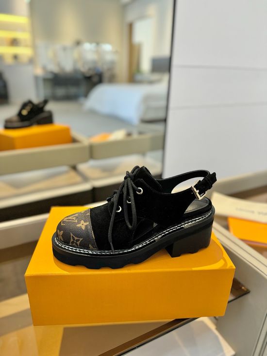 Louis Vuitton Premium Monogram Leather Upper Comfortable Classic Walking Shoes