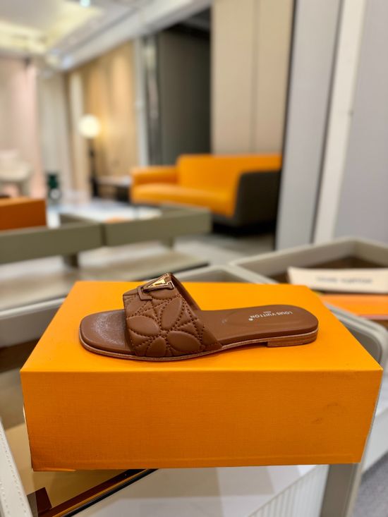 Louis Vuitton Embroidered Leather Casual Slides Premium Quality