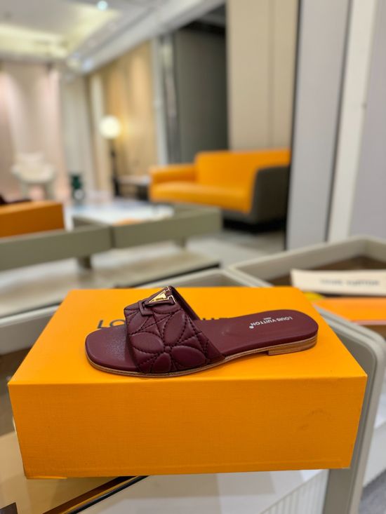 Louis Vuitton Embroidered Leather Casual Slides Premium Quality