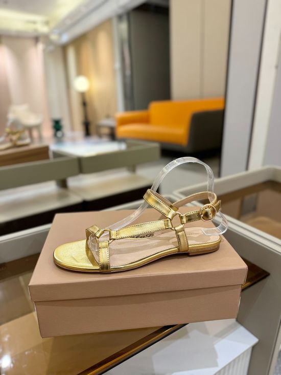 Gianvito Rossi Soft Leather Low Heel Elegant Daily Shoes