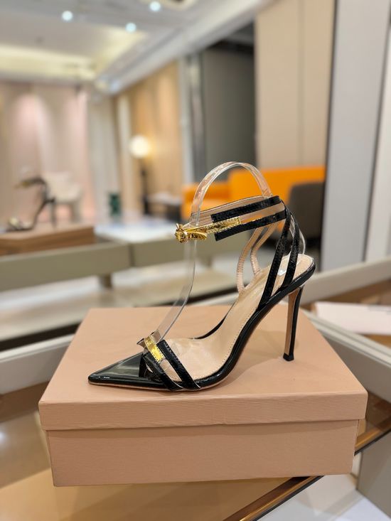 Gianvito Rossi Minimalist Patent Leather High Heels With Top-tier Quality