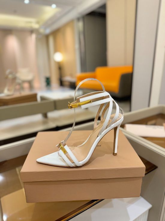 Gianvito Rossi Minimalist Patent Leather High Heels With Top-tier Quality