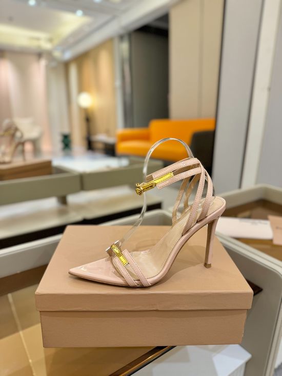 Gianvito Rossi Minimalist Patent Leather High Heels With Top-tier Quality