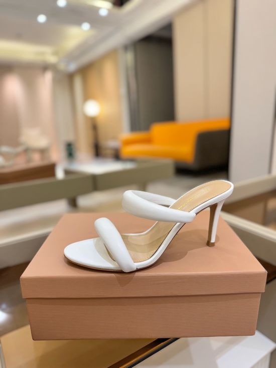 Gianvito Rossi Elegant Leather High Heel Sandals With Italian Craftsmanship