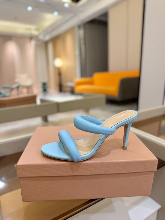 Gianvito Rossi Elegant Leather High Heel Sandals With Italian Craftsmanship