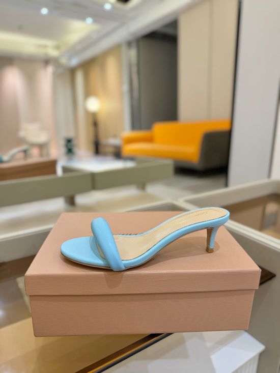 Gianvito Rossi Comfortable Low Heel Leather Sandals With Fine Details