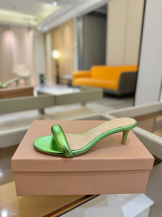 Gianvito Rossi Comfortable Low Heel Leather Sandals With Fine Details