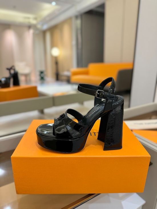 Louis Vuitton Elegant Platform Wedge Sandals Premium Comfort Soft Lining