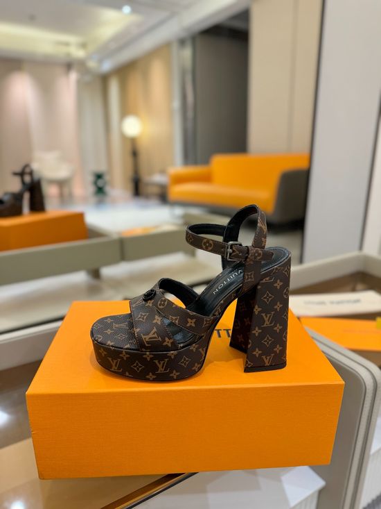 Louis Vuitton Elegant Platform Wedge Sandals Premium Comfort Soft Lining
