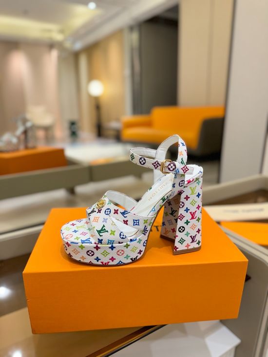 Louis Vuitton Elegant Platform Wedge Sandals Premium Comfort Soft Lining