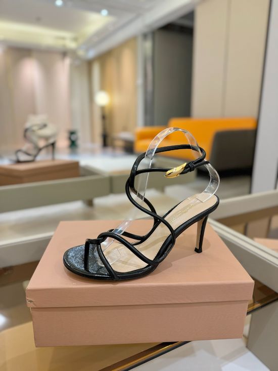 Gianvito Rossi Elegant Shearling Lined Block Heel Slip On Sandals