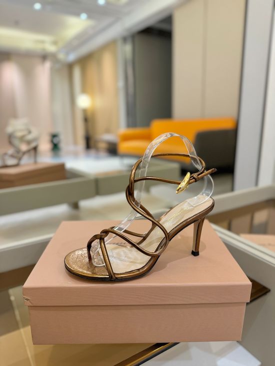 Gianvito Rossi Elegant Shearling Lined Block Heel Slip On Sandals