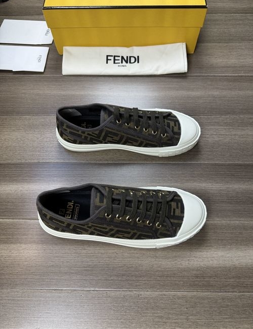 Fendi Couple s High-End Shoes, Exquisite Workmanship