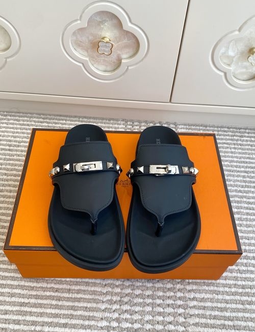 Hermes Kelly Buckle Thong Cowhide Leather Slippers