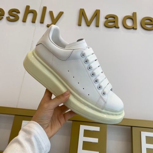 McQueen Crocodile Pattern Leather Upper Sheepskin Lining TPU Outsole